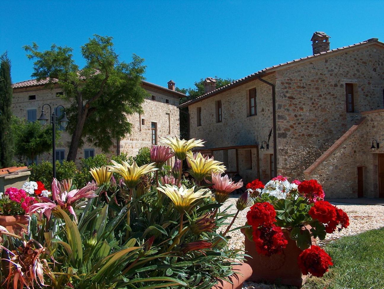 Borgo Il Villino Pensionat Casole dʼElsa Eksteriør billede