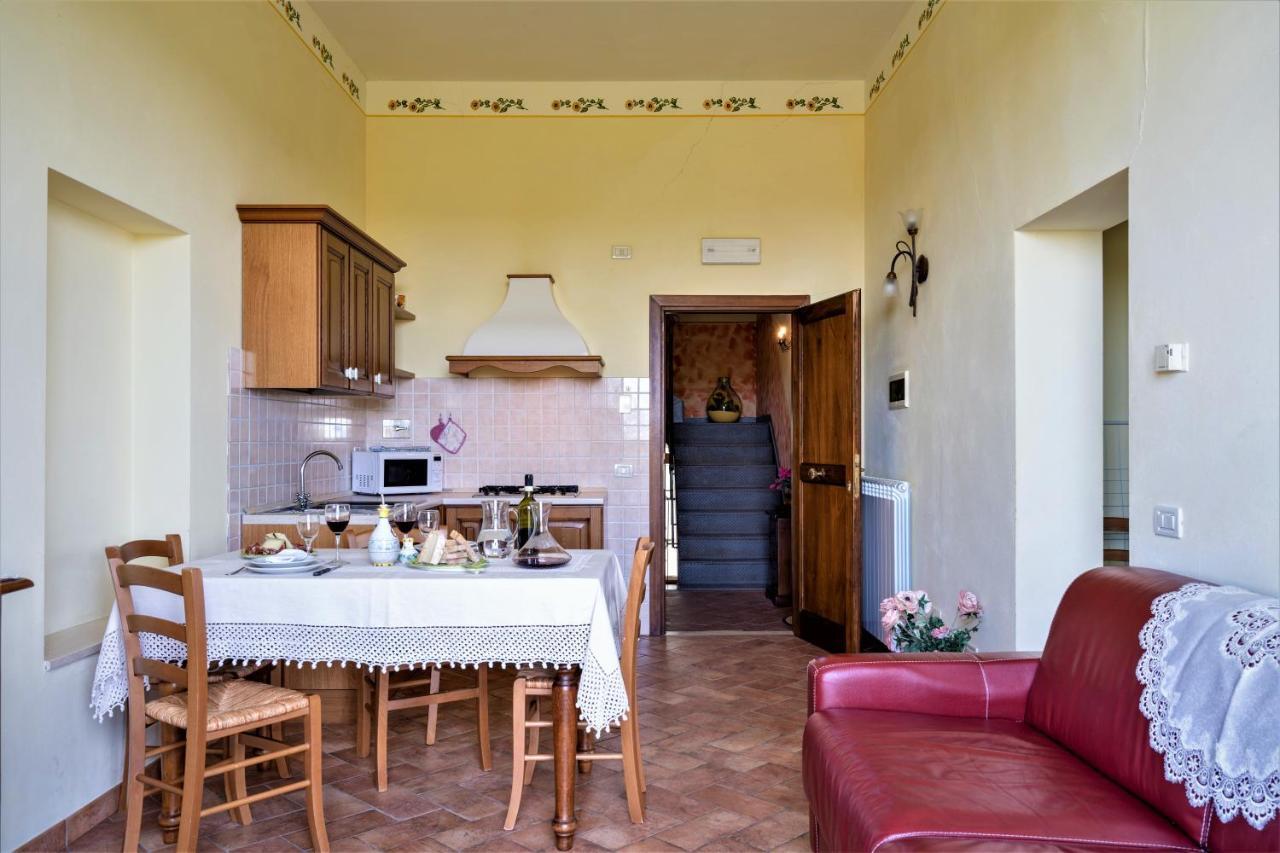Borgo Il Villino Pensionat Casole dʼElsa Eksteriør billede